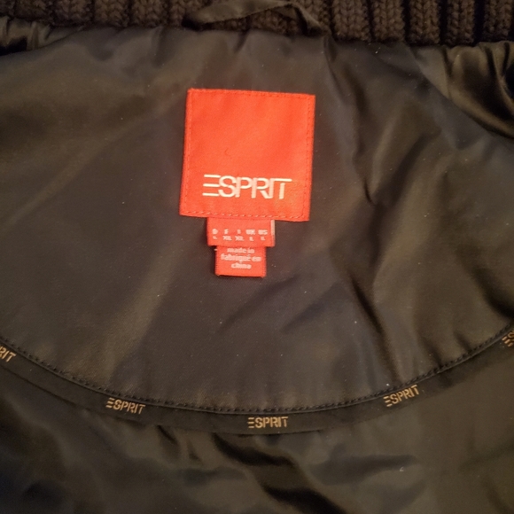 ESPRIT puffer vest - Picture 8 of 12